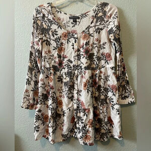 Kendall & Kyle Floral Top